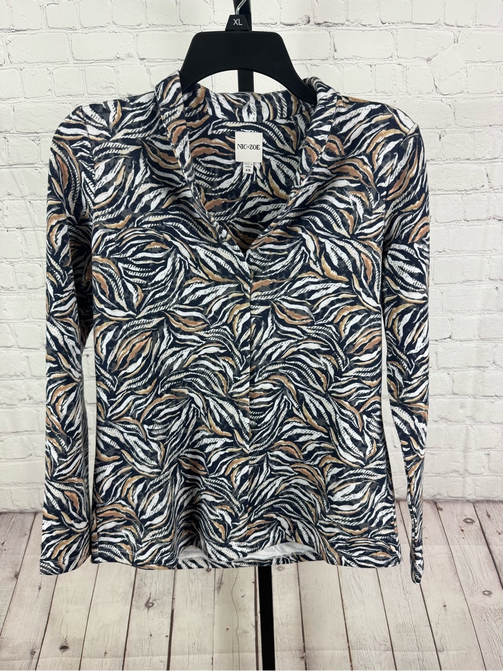 NIC+ZOE Forest Fern Zebra Print V-Neck Cotton Blend Top Blouse Size XS